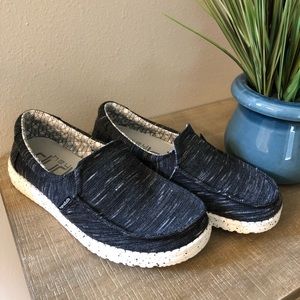 Hey Dude size 5 (fit women’s size 6)